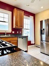 102 Salem St, Unit 2R in Malden, MA - Foto de edificio - Building Photo