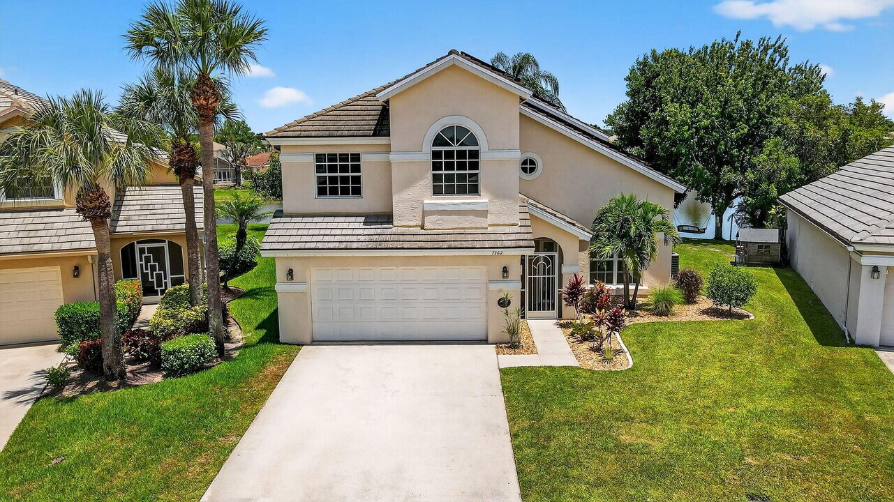 7362 Ashley Shores Cir in Greenacres, FL - Foto de edificio