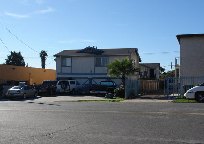 123 W Olive Dr in San Ysidro, CA - Building Photo - Building Photo