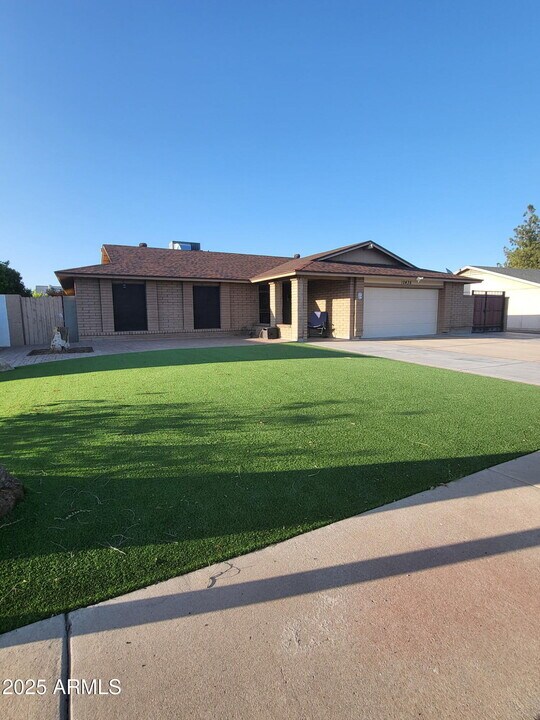 10436 W Ruth Ave in Peoria, AZ - Building Photo