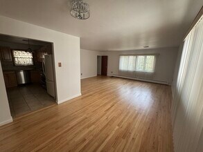 248 Columbia Ave, Unit Floor 2 in Jersey City, NJ - Building Photo - Building Photo