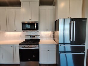 8304 Gardner St in West Richland, WA - Building Photo - Building Photo