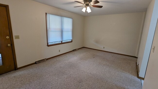 2812 4th Ave in Council Bluffs, IA - Building Photo - Building Photo