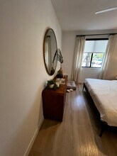 572 S Biscayne River Dr, Unit A1 in Miami, FL - Foto de edificio - Building Photo