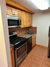 69 Damascus Rd in Branford, CT - Building Photo - Building Photo