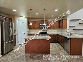 4665 N Beaham Ave in Meridian, ID - Building Photo - Building Photo