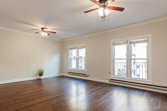 730 W Roscoe St, Unit 2N in Chicago, IL - Building Photo - Building Photo