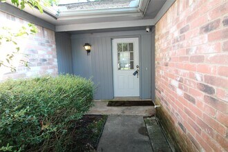 2823 Chimneystone Cir in Sugar Land, TX - Building Photo - Building Photo