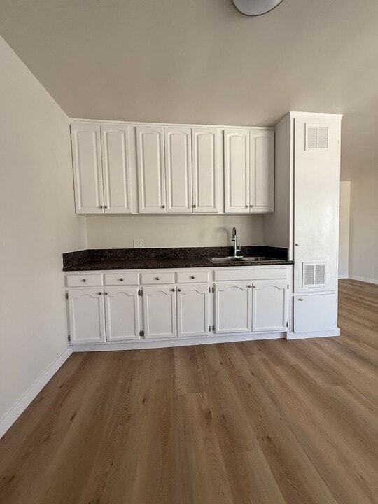 6101 Makee Ave in Los Angeles, CA - Building Photo