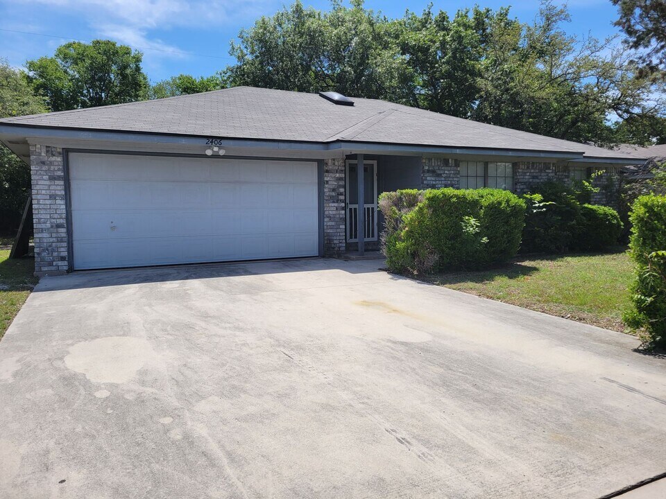 2406 Hidden Hill Dr in Killeen, TX - Building Photo