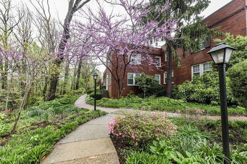 1501 S Edgewood St in Arlington, VA - Building Photo