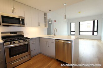 150 Camden St, Unit 404 in Boston, MA - Foto de edificio - Building Photo