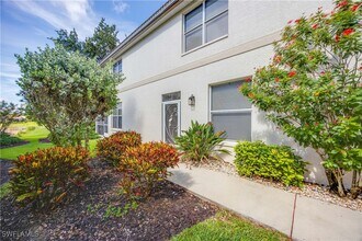 7822 Gardner Dr in Naples, FL - Building Photo - Building Photo