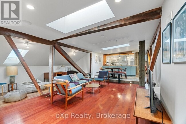 property at 94 Wellington St