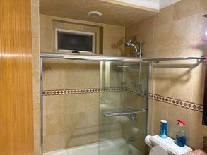 3055 32nd St, Unit #1 in Astoria, NY - Building Photo - Building Photo