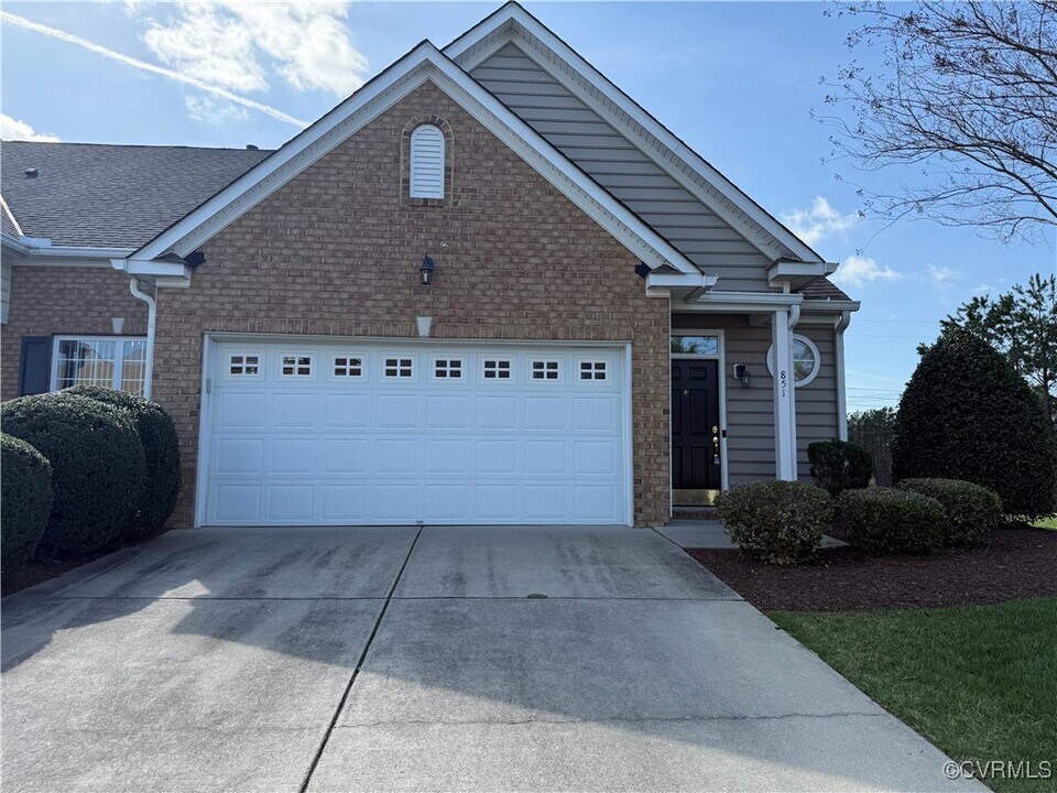 851 Parkland Pl in Glen Allen, VA - Building Photo