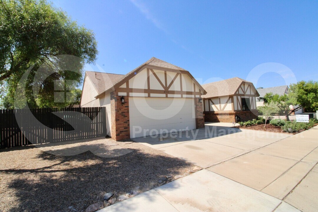 4311 W Sungate Pl in Tucson, AZ - Foto de edificio