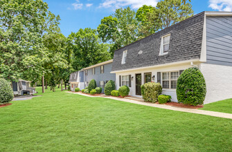 Dwell Townhomes in Gastonia, NC - Building Photo - Building Photo