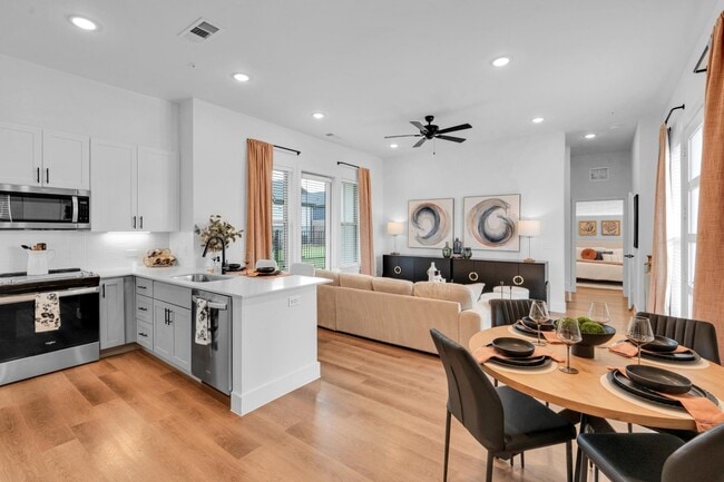 1600 Firewheel Pkwy in Garland, TX - Foto de edificio - Building Photo