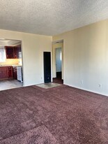 1622 W 81st St in Los Angeles, CA - Building Photo