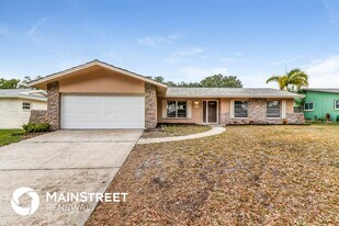 1352 Ranchwood Dr in Clearwater, FL - Building Photo