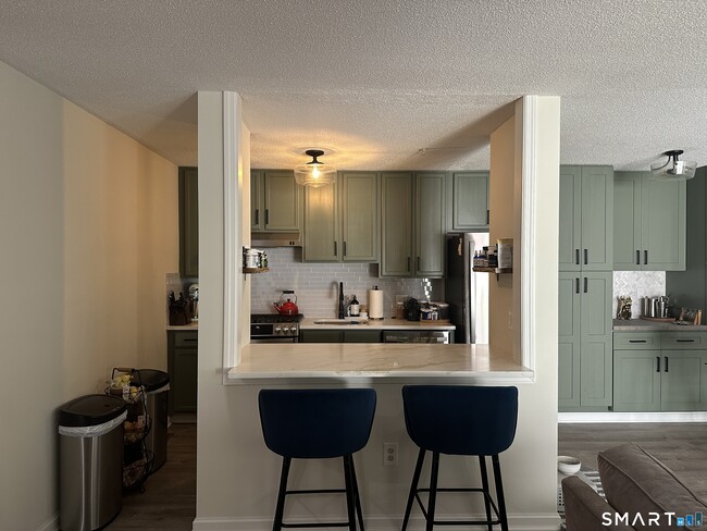 10 Sugar Maple Ln in Ridgefield, CT - Building Photo - Building Photo