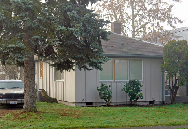 1614 4th Ave NW in Puyallup, WA - Foto de edificio - Building Photo