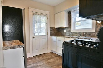 781 Oak Knoll Ave SE in Warren, OH - Building Photo - Building Photo