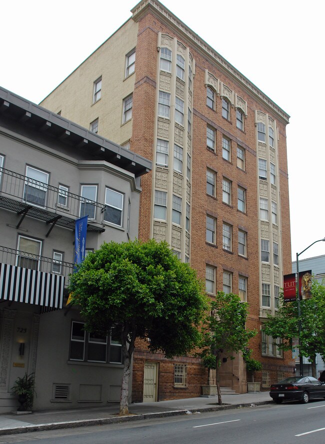 Martinique Apartments in San Francisco, CA - Building Photo - Building Photo