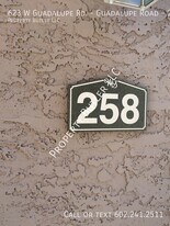 623 W Guadalupe Rd in Mesa, AZ - Building Photo