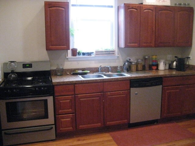 2416 N Maplewood Ave, Unit 1