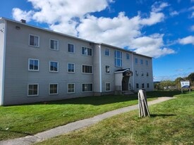 1 Reading Crescent in Saint John, NB - Building Photo