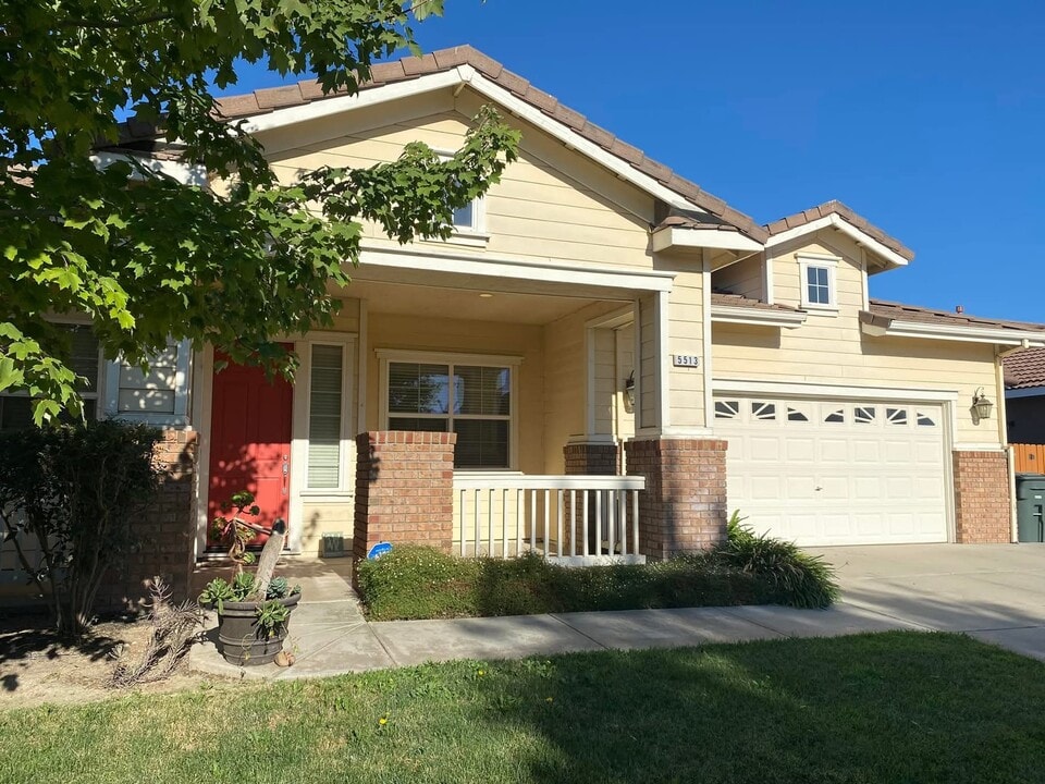 5513 Goldseive Dr in Riverbank, CA - Building Photo