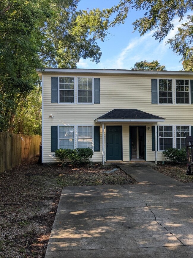 property at 705 W Georgia St