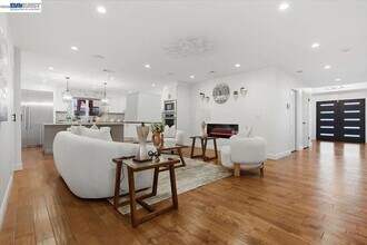 706 Wisteria Dr in Fremont, CA - Building Photo - Building Photo