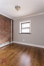 218 Avenue A in New York, NY - Building Photo - Building Photo