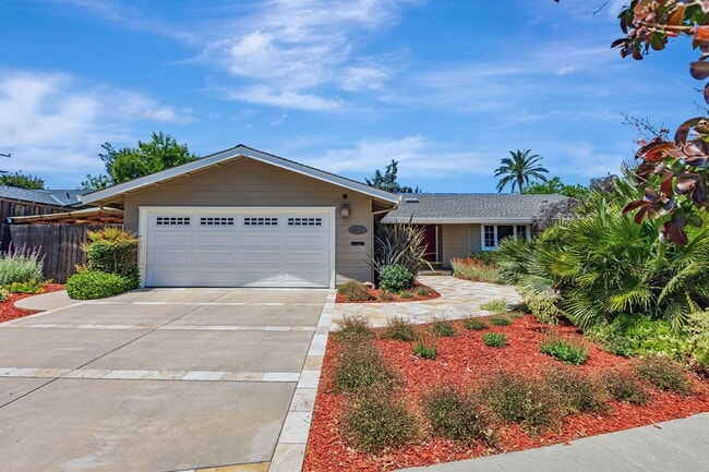 property at 1079 Syracuse Dr