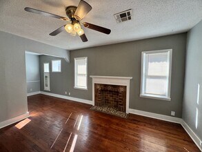 2526 1/2 NW 12th St in Oklahoma City, OK - Building Photo - Building Photo