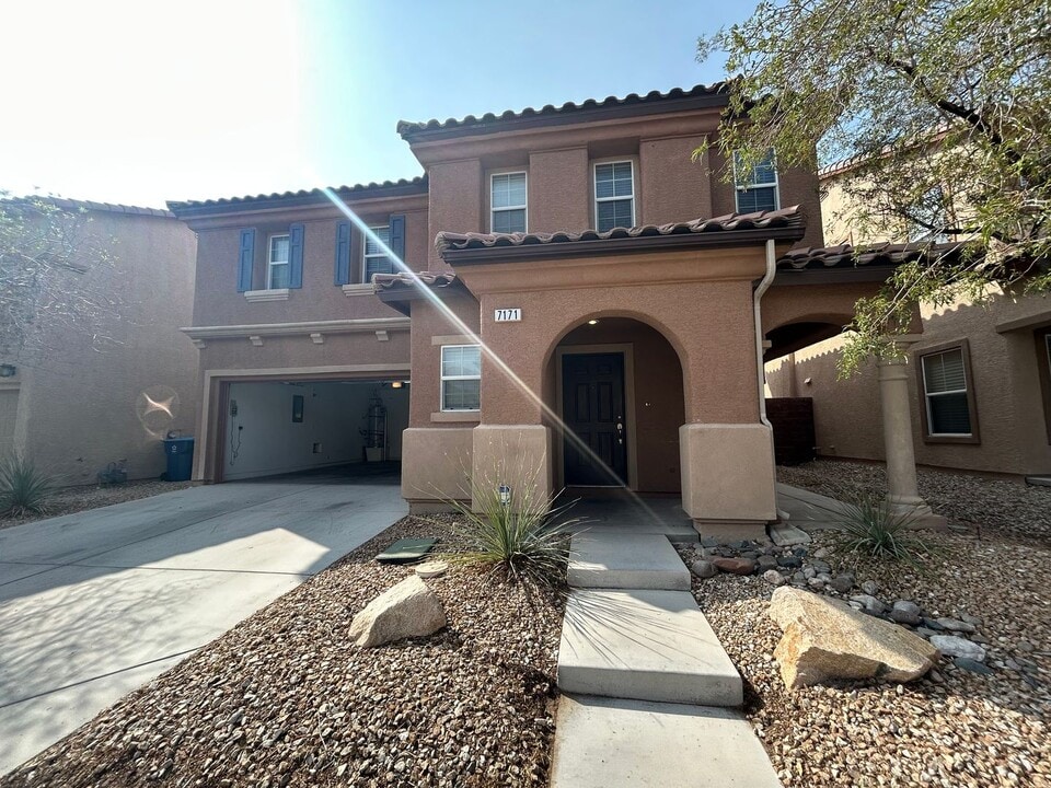 7171 Hickory Post Ave in Las Vegas, NV - Building Photo