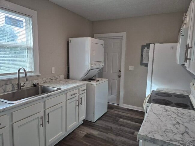 property at 519 W 19th St