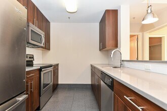 100 Marshall St in Hoboken, NJ - Building Photo - Building Photo