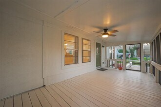 1372 W Pine Lake Cir in Montgomery, TX - Building Photo - Building Photo