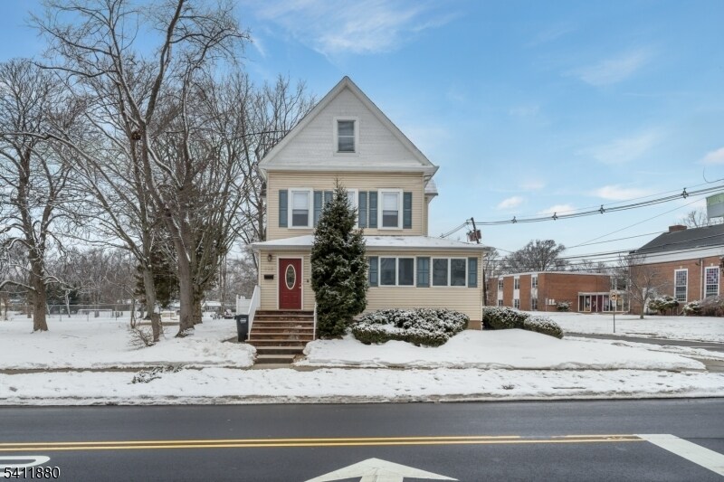 302 Walnut Ave in Cranford, NJ - Building Photo