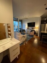 600 12th Ave S, Unit 716 in Nashville, TN - Foto de edificio - Building Photo