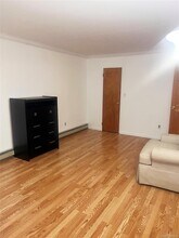 406 Plainfield Ave in Floral Park, NY - Building Photo - Building Photo