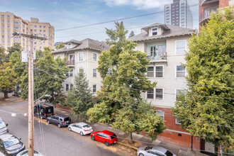 King Hill Condominiums in Portland, OR - Building Photo - Building Photo