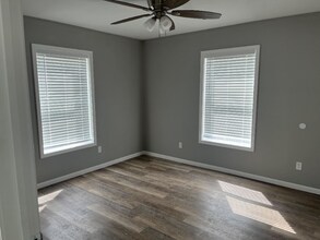 24760 State Hwy TT in Versailles, MO - Building Photo - Building Photo