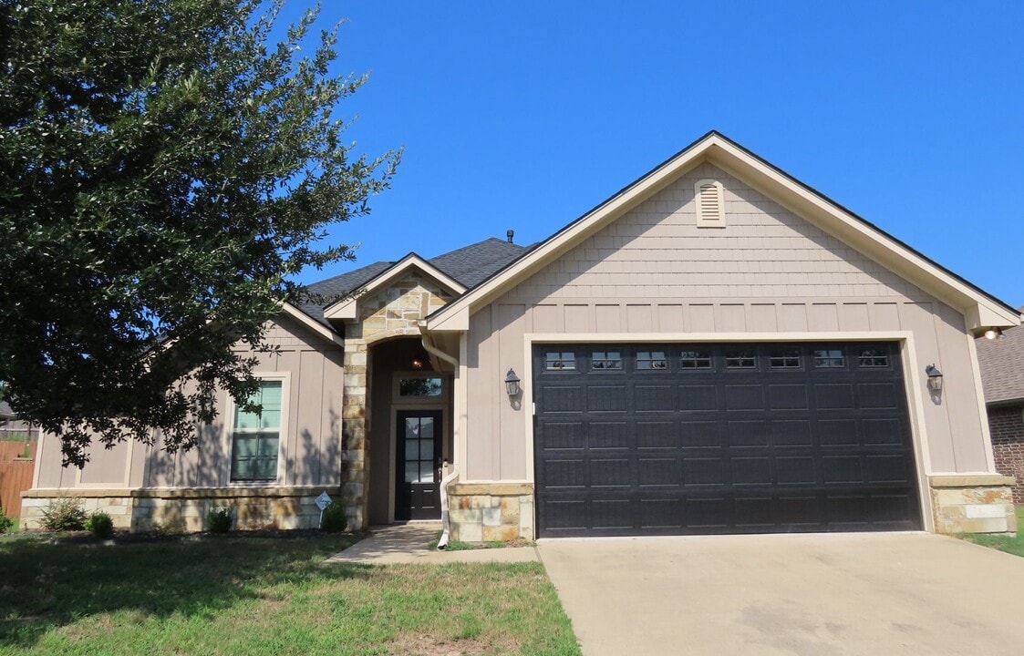 7317 Flat Rock Ln in Tyler, TX - Building Photo
