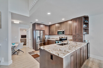 1521 Ocean Dunes Cir in Jupiter, FL - Foto de edificio - Building Photo