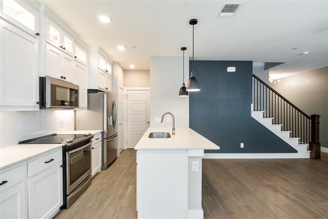 2133 Lovedale Ave in Dallas, TX - Building Photo